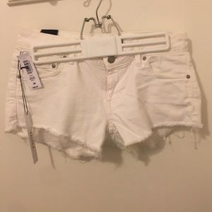 Aritzia Talula white shorts